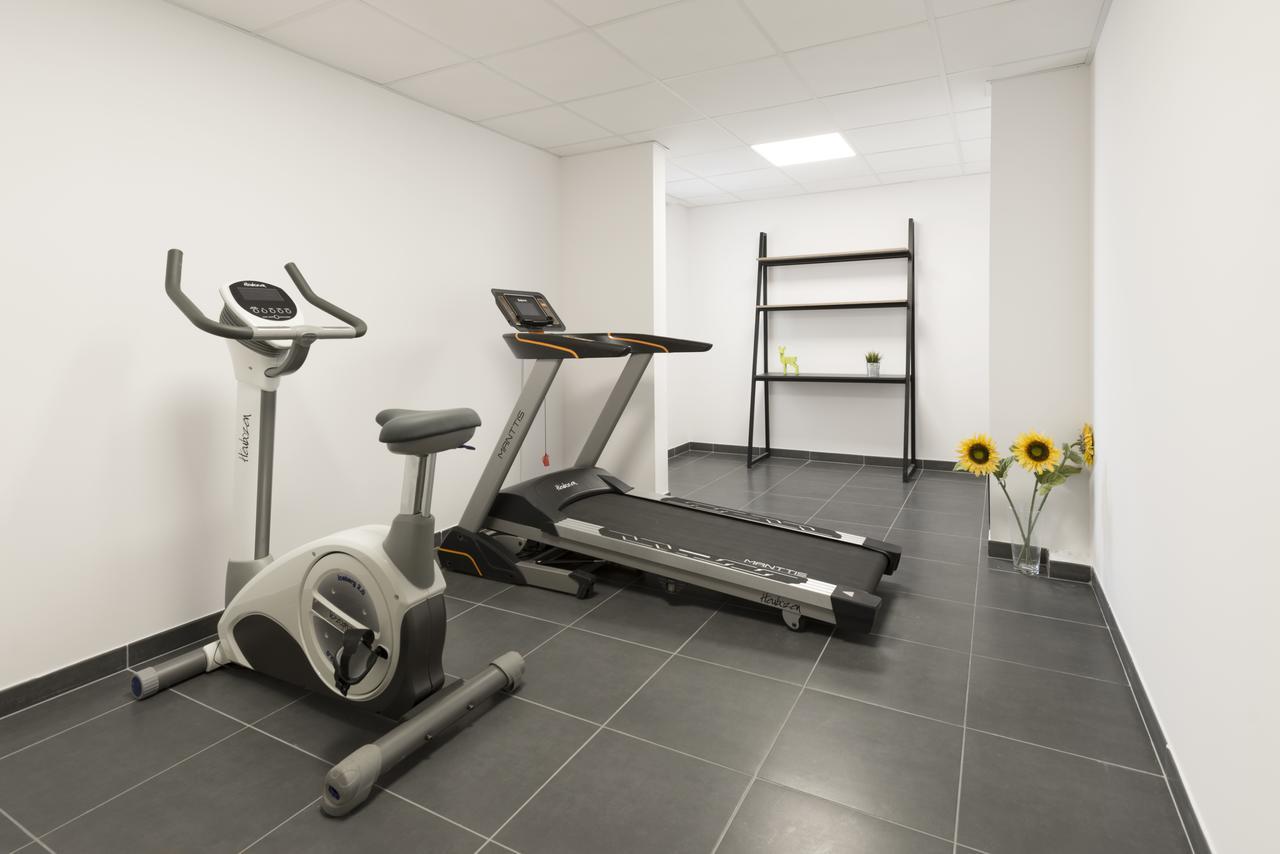 Residence Uxco Kampus 30 Ex Suiteasy Nimes Bagian luar foto