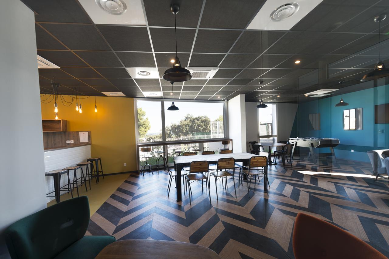 Residence Uxco Kampus 30 Ex Suiteasy Nimes Bagian luar foto