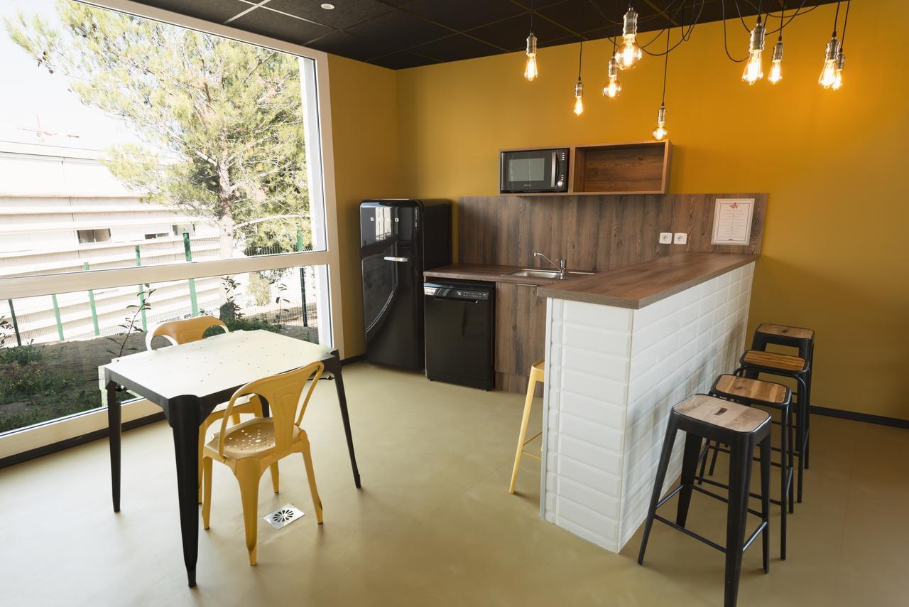 Residence Uxco Kampus 30 Ex Suiteasy Nimes Bagian luar foto
